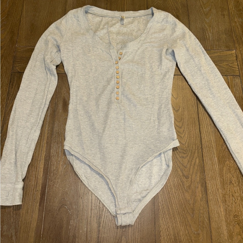 Free People Light Gray Long-Sleeve Henley Bodysuit - Women